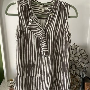 Banana Republic size 0, sleeveless blouse